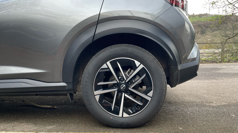 Nissan Juke 1.6 Hybrid N-Connecta 5dr Auto Hybrid Hatchback